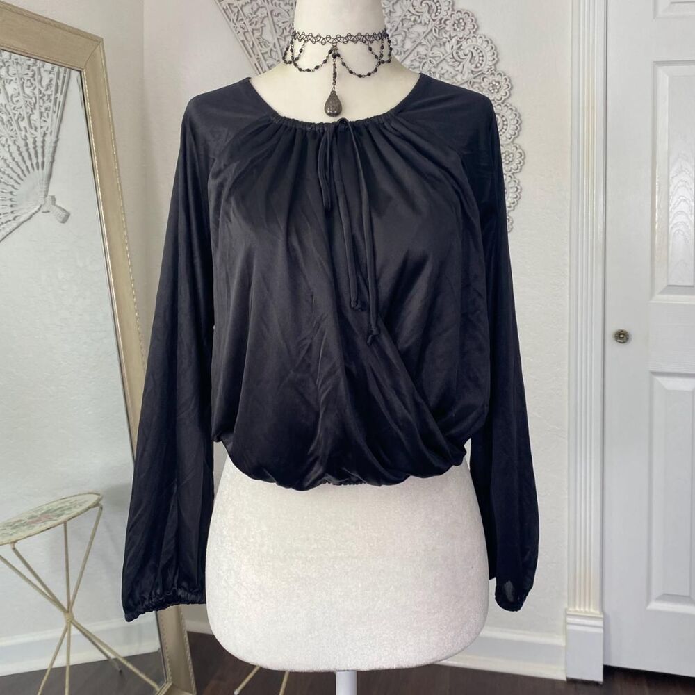 Vintage Made in USA Whimsygoth Vampy Boho Flowy Black Satin Crop Top Blouse S - Picture 3 of 8